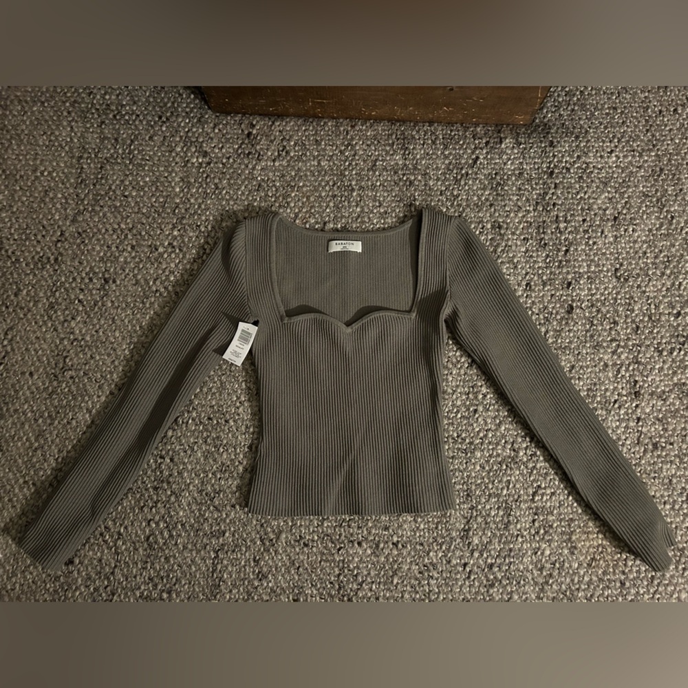 Sculpt Knit Sweetheart Long sleeve Babaton Aritzia Sold Out 2XS Olive Leaf Green